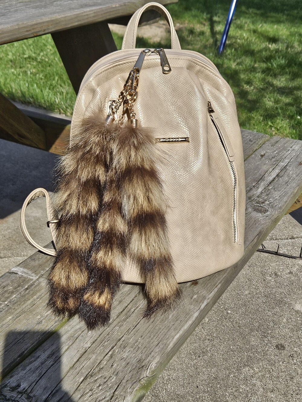 Real Raccoon Tail Bag Charm - Picture 7 of 7